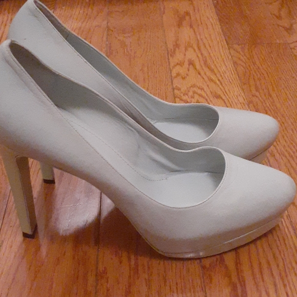 CLOSET clearance - Picture 2 of 6